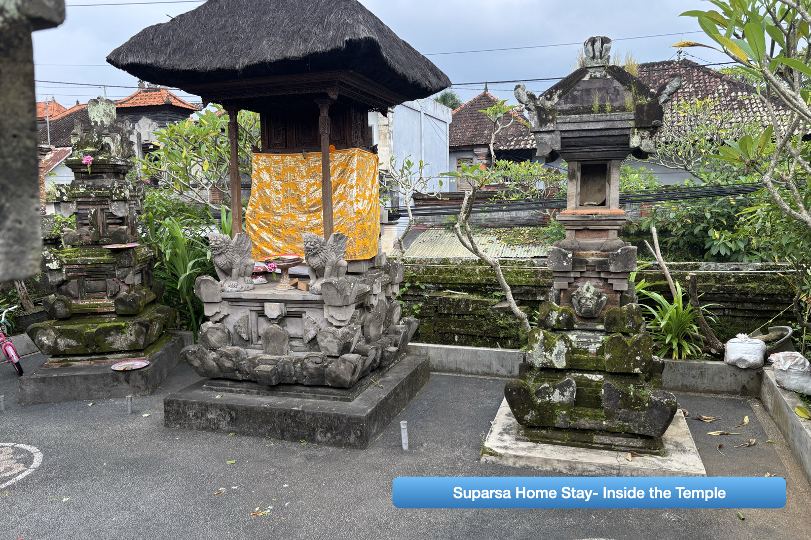 Quiet courtyard moment